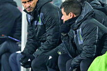 Jorge Silas escolheu seis jogadores da formação para a equipa titular no duelo frente ao LASK Linz  