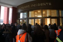 Incêndio deflagra nos escritórios da Torre Ocidente, junto ao Centro Comercial Colombo