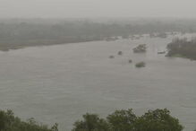 Rio Zêzere em Constância galgou as margens