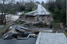 Estrada ruiu num ponte perto das Termas do Carvalhal, em Castro Daire