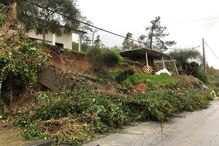 Deslizamento de terra e estrada submersa na aldeia de Marachão, Soure