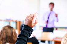 País perdeu praticamente metade das  escolas no  século XXI 
