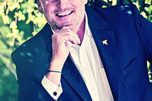 Empresário tem-se defendido nas redes sociais