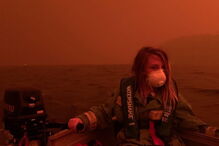 Inferno apocalítico: chamas pintam o céu de vermelho e causam o pânico na Austrália