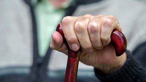 Estudo revela que idosos portugueses que estão em lares ou centros de dia têm várias doenças e dependência