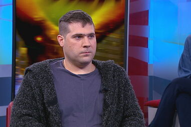 Henrique foi abandonado aos cinco anos. Agora procura a mãe e os irmãos