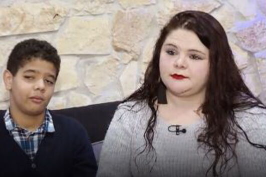 Imagens exclusivas mostram filho de Sousa Cintra armado na habitação onde se barricou