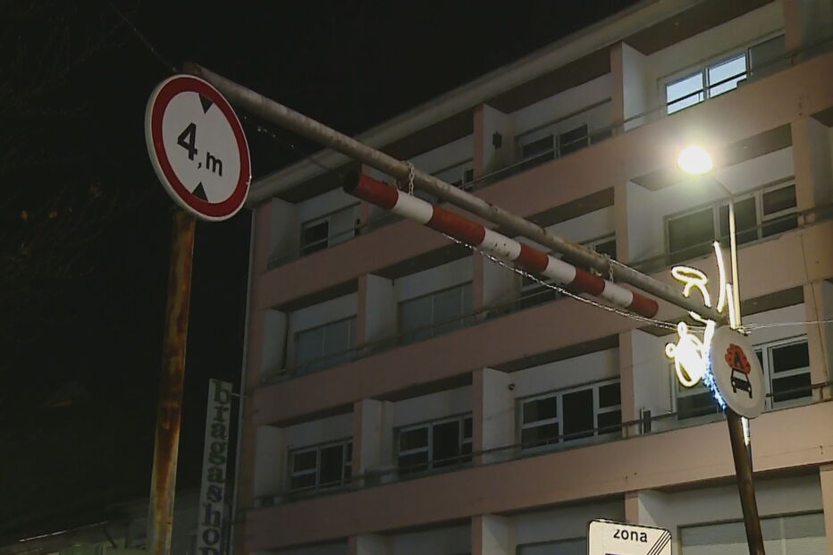 Jovem em estado grave após queda de 10 metros do telhado do Bragashopping