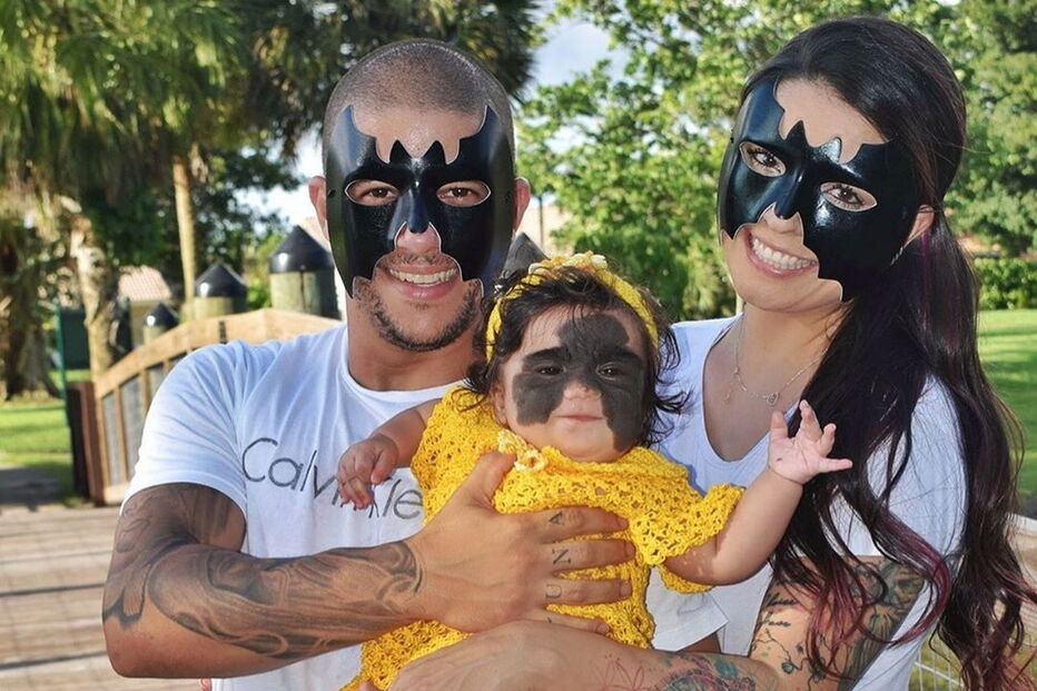 Luna, a menina que nasceu com uma marca na cara que faz lembrar o Batman