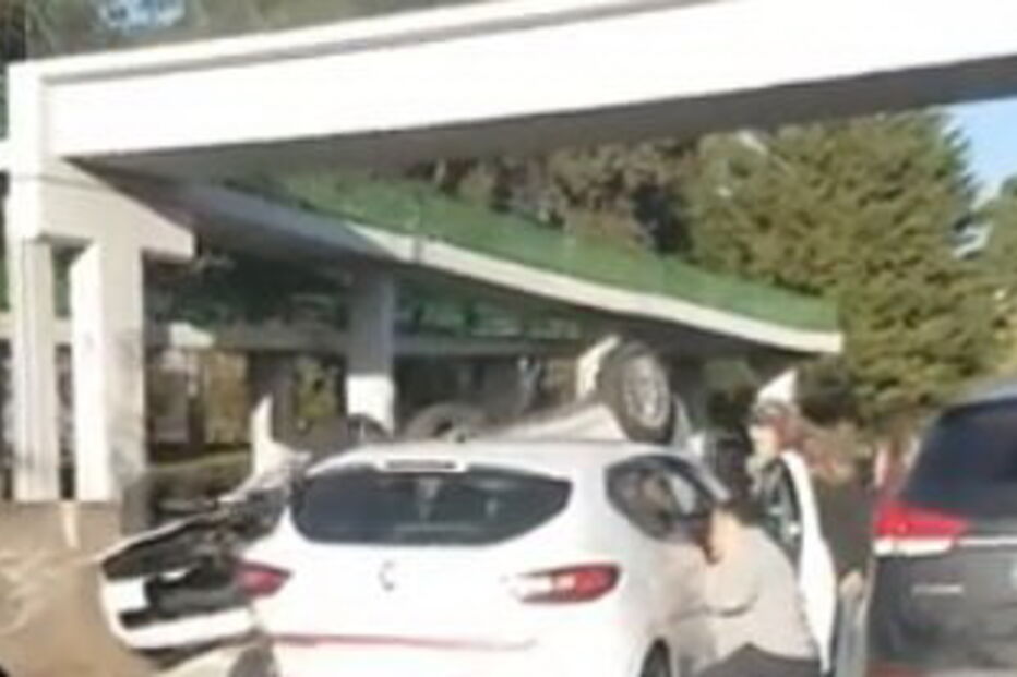 Acidente com três carros junto a Queluz afeta circulação no IC19 no sentido Sintra - Lisboa
