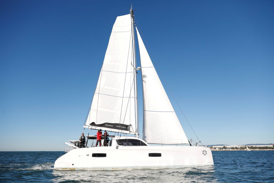 Ativista Greta Thuberg na viagem de barco até Lisboa