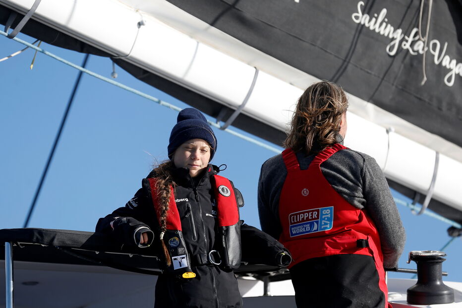 Ativista Greta Thuberg na viagem de barco até Lisboa