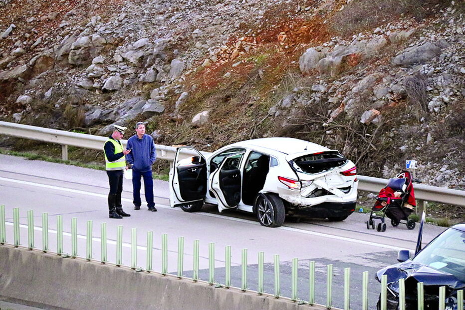 Duas outras crianças ficaram feridas