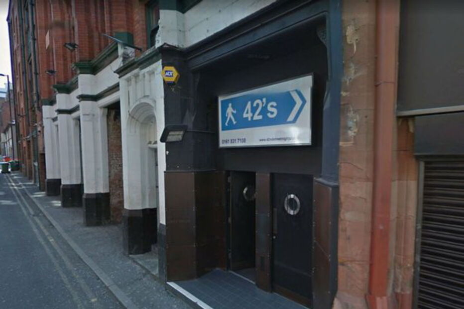 Segurança diz a jovem que é 