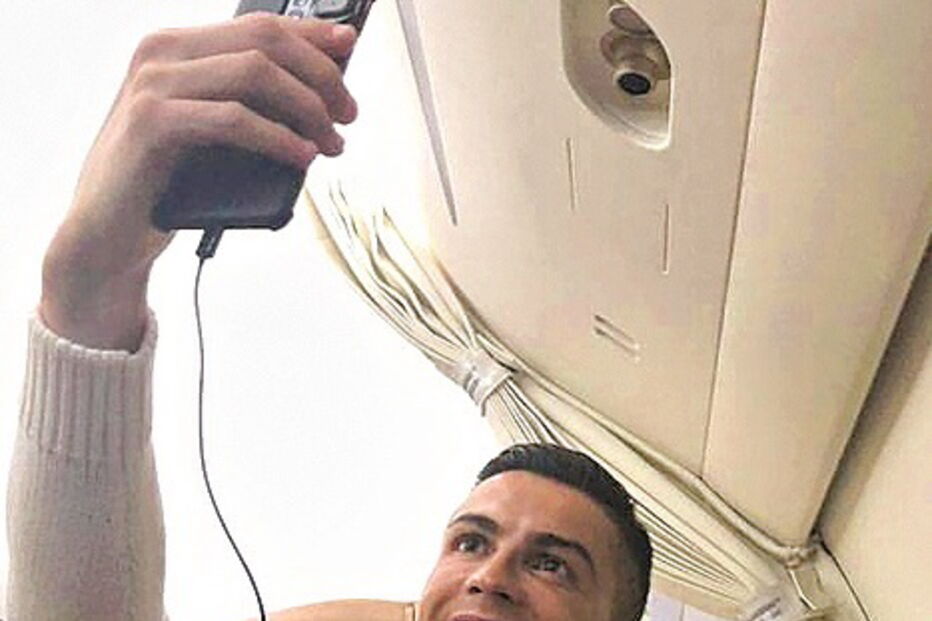 Craque viaja de jato privado, que lhe custou 19 milhões de euros