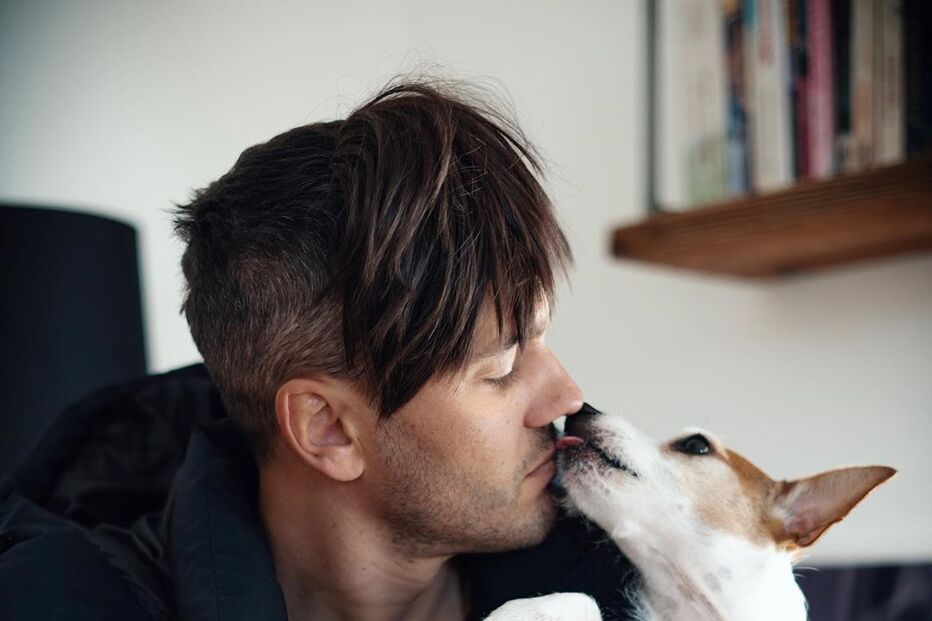 Pedro Teixeira usa franja postiça de Sara Matos