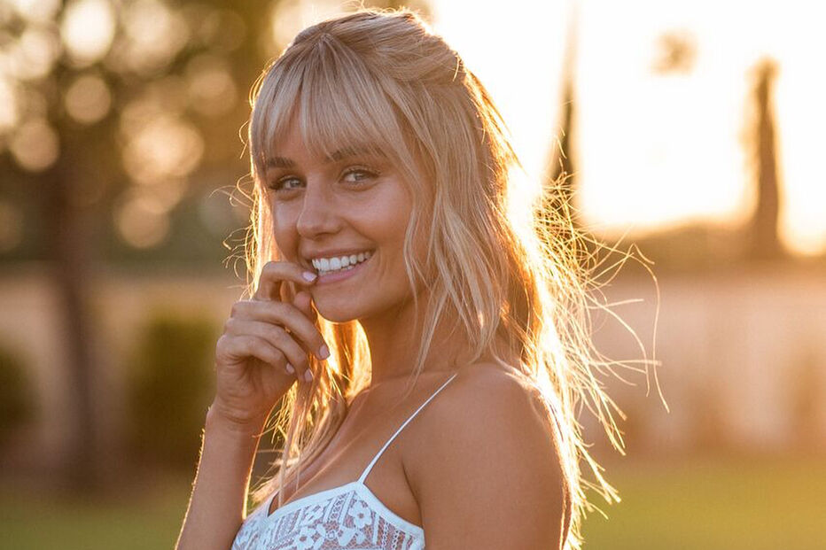 Kelly Bailey com franja