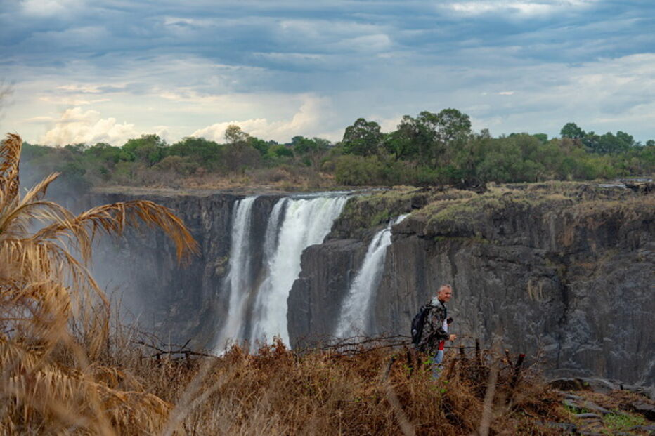 As cataratas 'Victoria Falls' estão quase sem água. Maior seca do século ameaça uma das maiores atrações turísticas africanas