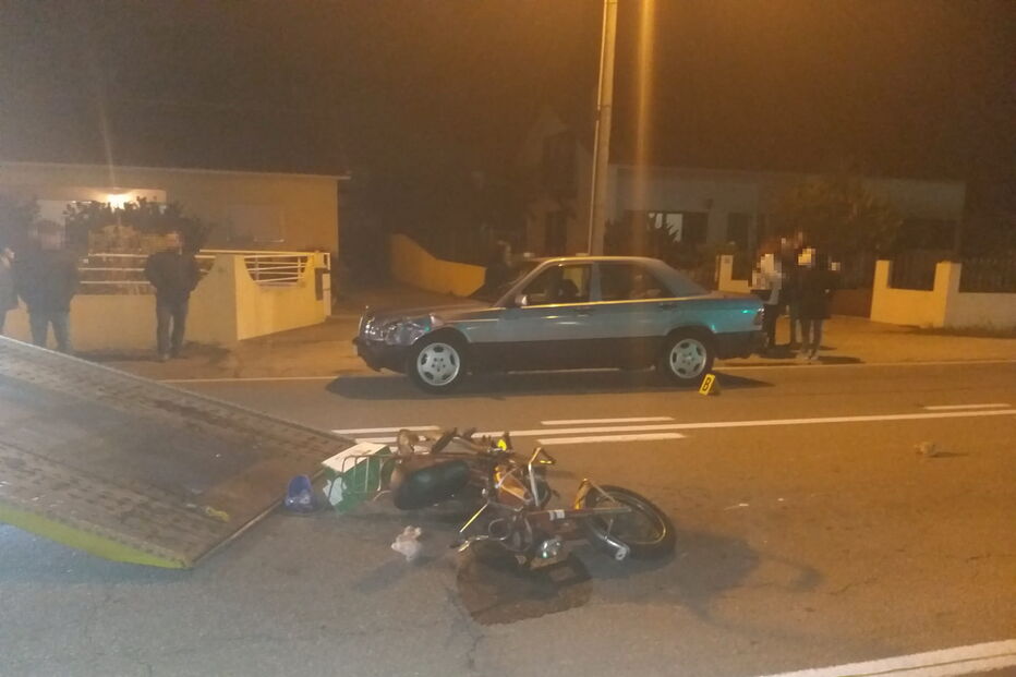 Homem de 60 anos morre em colisão entre carro e mota na EN109 em Vagos