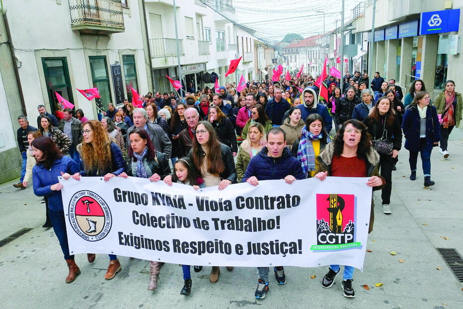 A manifestação juntou cerca de 150 trabalhadores do grupo Kyaia, ontem de manhã, em Paredes de Coura
