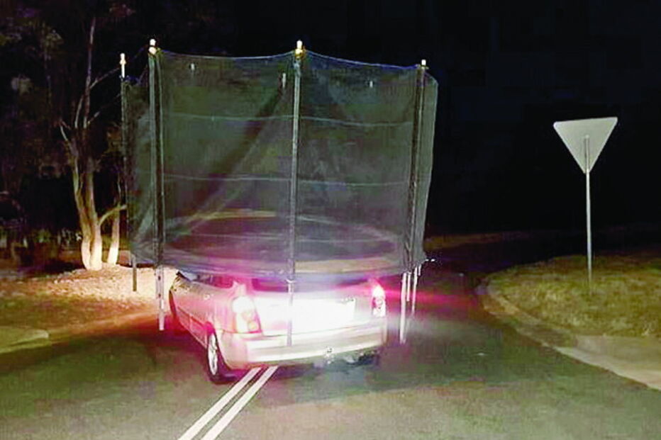 Condutor apanhado em flagrante a transportar trampolim