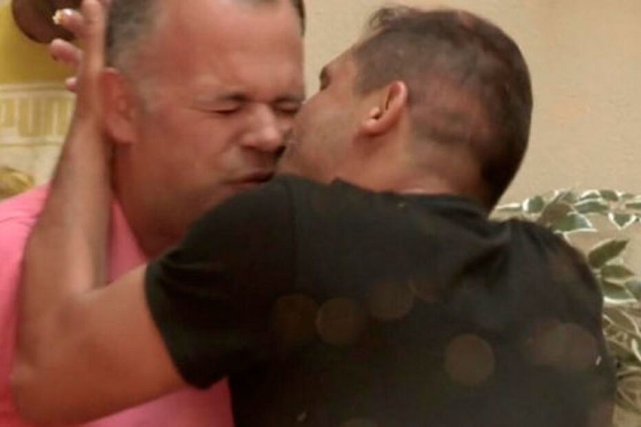 Pedro deu um beijo a Hugo