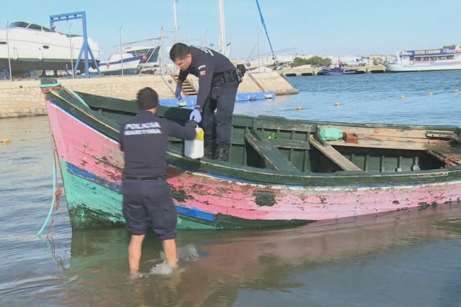Polícia Marítima apanha oito jovens migrantes no areal de Monte Gordo