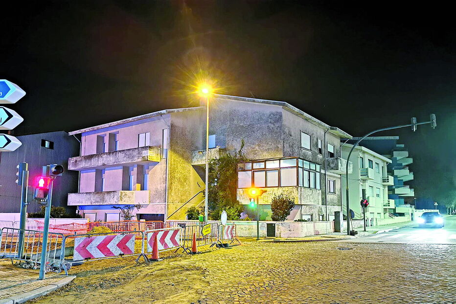 Assaltante invadiu casa na avenida Cidade de Guimarães, em Caxinas, para tentar um roubo milionário. Acabou surpreendido pela moradora, de 25 anos  