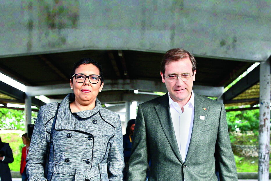 Pedro Passos Coelho e a mulher Laura Ferreira	