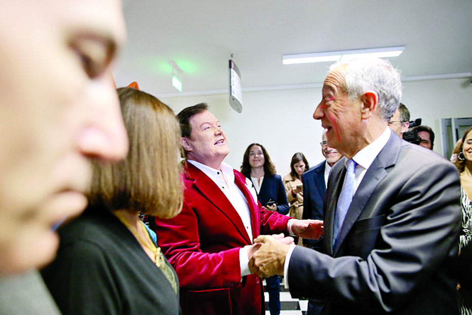 Marcelo distribuiu abraços pelos doentes e cumprimentou os artistas que subiram ao palco do ‘Natal dos Hospitais’