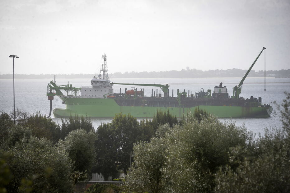 Dragagens no Rio Sado, em Setúbal, a 13 de dezembro de 2019