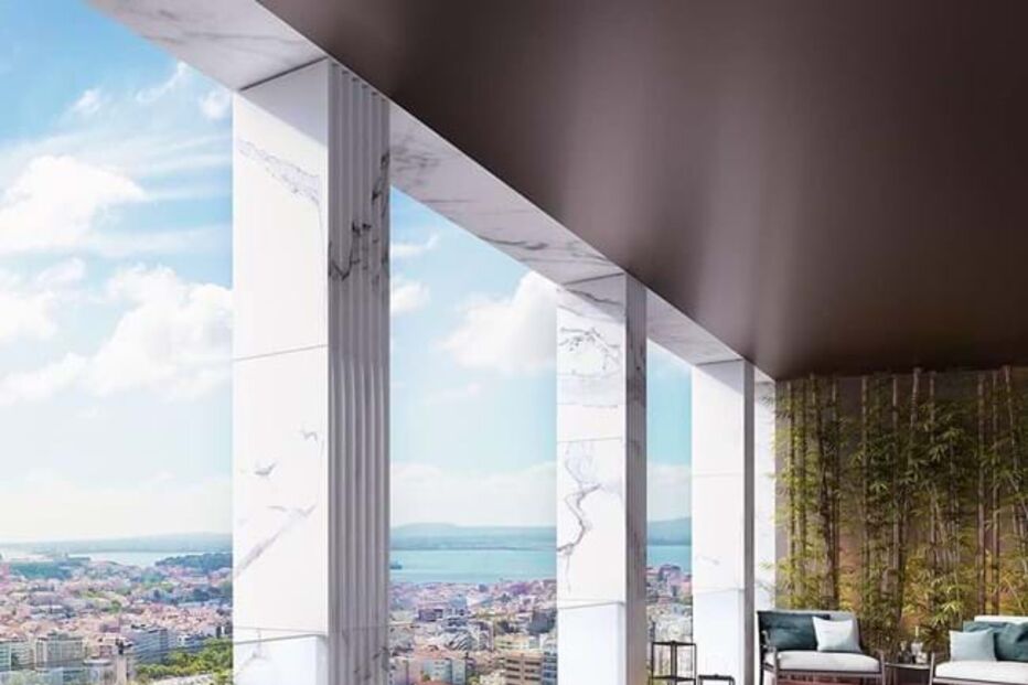 O edifício tem um terraço com vista sobre a cidade  