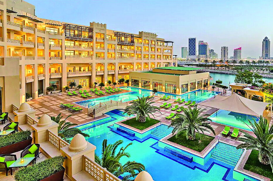 Grand Hyatt, em Doha, é um hotel cinco estrelas com todas as comodidades e vista panorâmica para o Golfo Árabe 