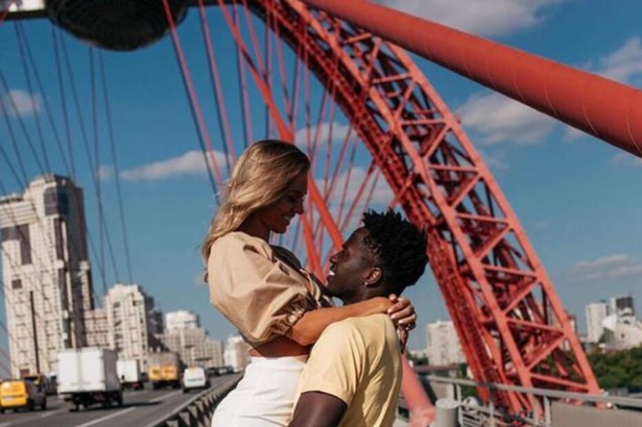 O jogador português com a mulher, a modelo belga Sanne 