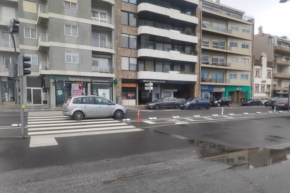 Dois homens atingidos a tiro à porta de discoteca em Porto