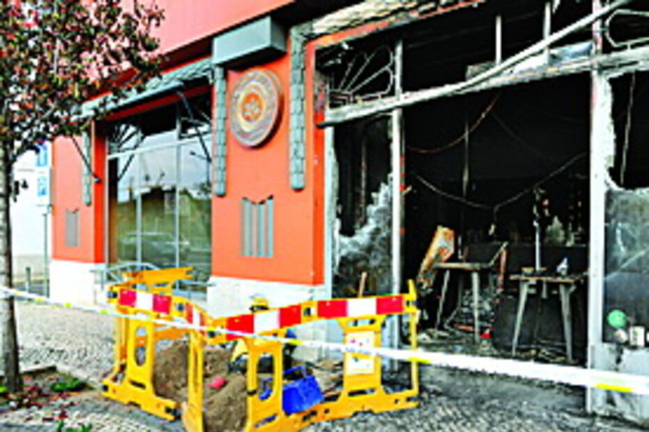 Chamas arrasam restaurante em Lisboa