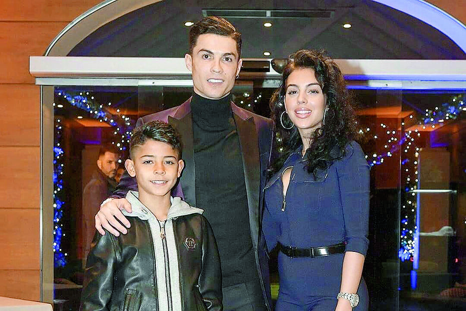Ronaldo ao lado do filho e da namorada