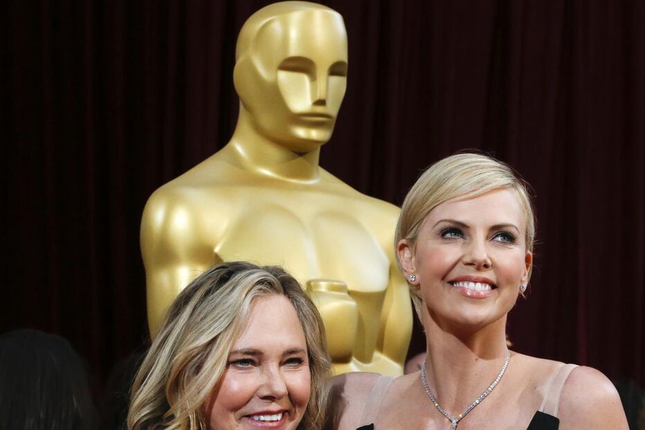 Charlize Theron e a mãe