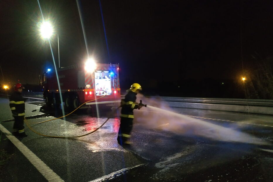 Derrame de Ureia corta trânsito no IP8 em Sines