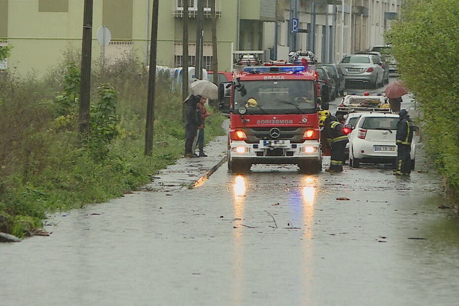 Proteção Civil alerta para agravamento do estado do tempo causado pela 'Depressão Elsa'