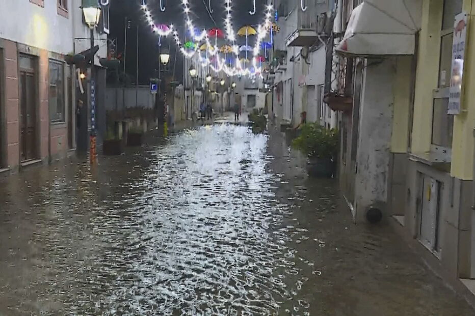 Depressão Elsa inunda ruas de Águeda