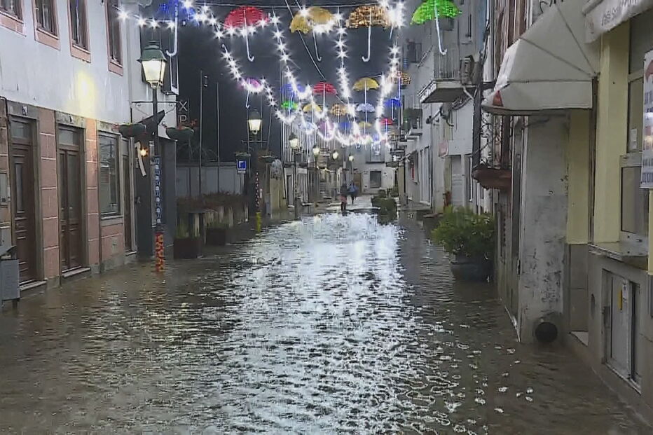 Depressão Elsa inunda ruas de Águeda