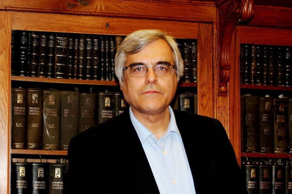 Professor e ensaísta Carlos Reis vence Prémio Literário Vergílio Ferreira 2020