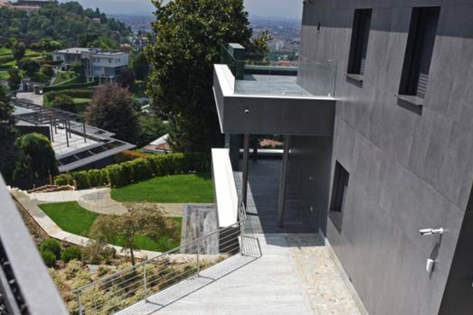 Cristiano Ronaldo gasta milhões em casas de luxo