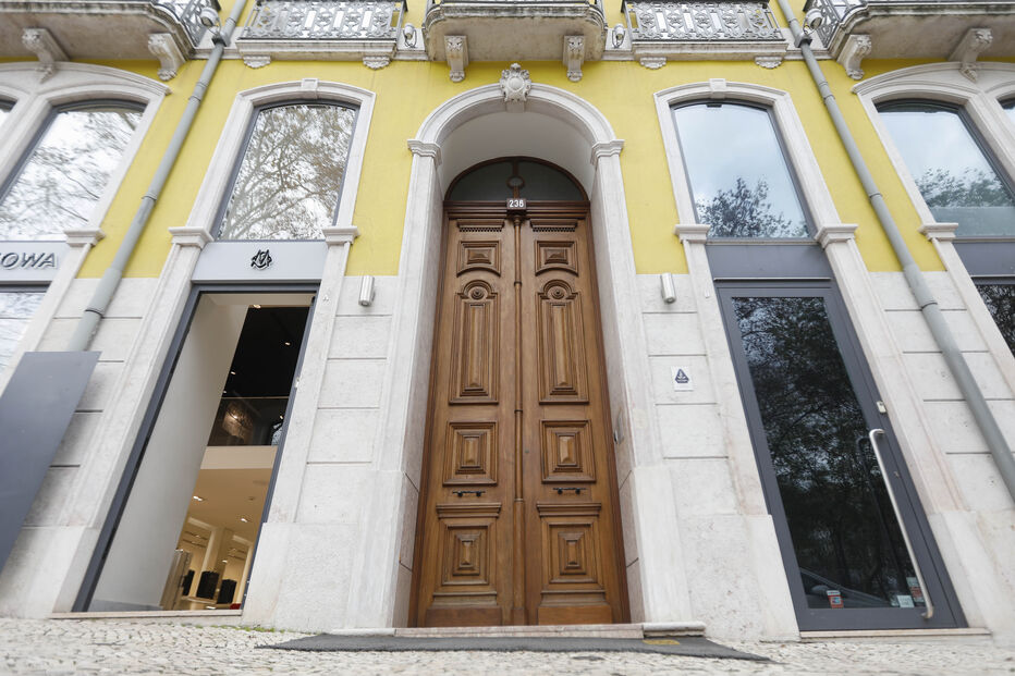 Cristiano Ronaldo gasta milhões em casas de luxo