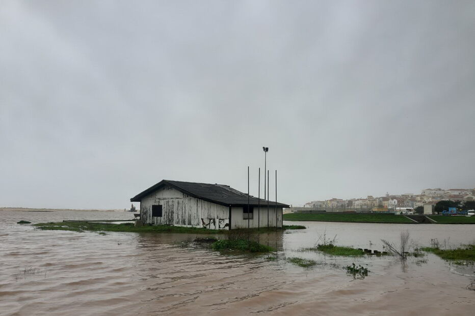 Areal da praia da Figueira da Foz, praia submersa. 20 de dezembro de 2019