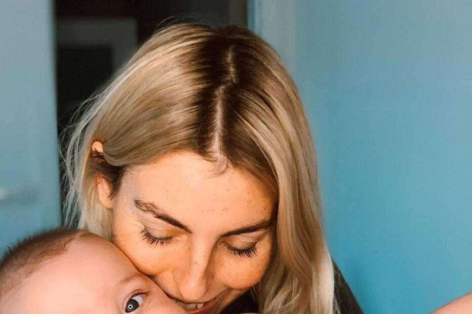 Jessica Athayde com o filho Oliver