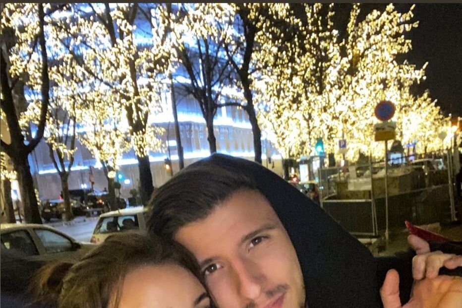 Ruben Dias e April Ivy em Paris