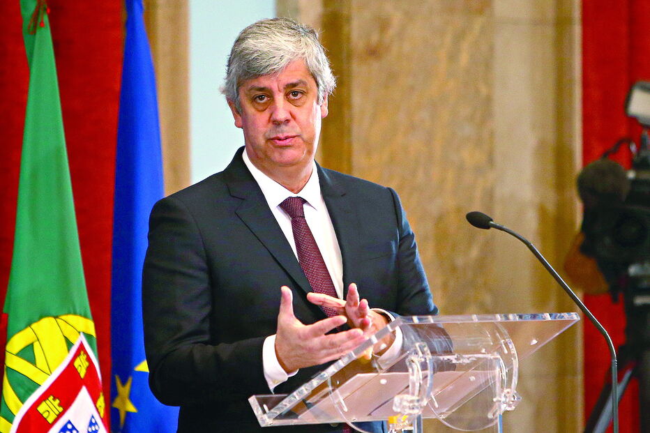 O ministro das Finanças deu uma conferência de imprensa para explicar os números e disse que o último trimestre “é pesado”, penalizando o resultado anual 