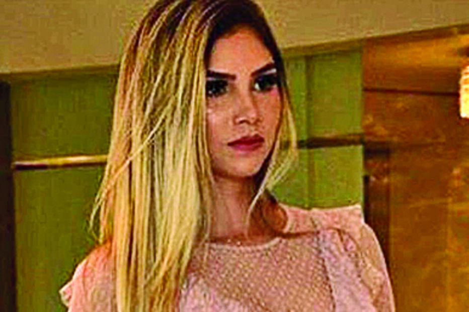 Camila tem 31 anos e é a nova namorada de Hulk